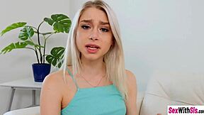 Stepsis Scarlett Hampton sucks my huge cock selfie style