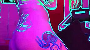 missing my girlfriend's tattooed ass so much right now