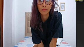 Webcam Girl 20 Shares Her Online Moments