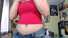 Pretty lady shows off cleavage in fun fan chat!