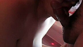 Mi tio me ofrece una cerveza a cambio de unas chupadas de verga