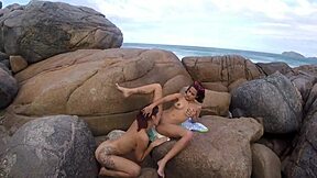 i'm huggin on the rock