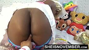 MsNovember's tight ebony booty craves deep fingering closeup