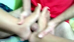 My Tinder date lets me lick his feet, smell them, and gives me a footjob. I cum on his feet 😋