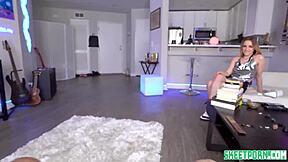 Anna Claire Clouds Deepthroats Big Cock In Vegas!