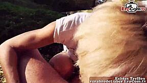 Öffentlicher sex an der tankstelle straße mit dünner deutscher blonde milf