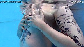 mimi cica underwater?