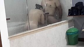 In a hotel bathtub, the argentinian girl fucks and sucks, giving a great ride