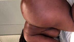 deziree monroe shows off her impressive twerking skills with her big ass