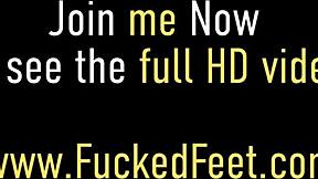 Can You Handle Vixxa Violet's Wrinkled Feet Being Licked?