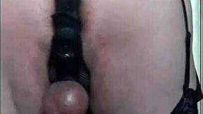 i'm bisexaul crossdresser lovin toys but real cock better