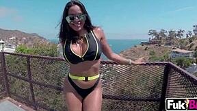 Luna Star's Sloppy BJ And Fucking On Vacation