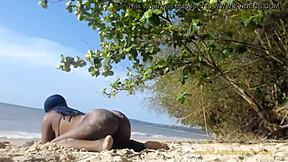 Teen TWERKS butt naked on the BEACH and STREET in PUBLIC.