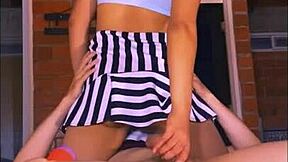 La madrastra de su amiga lo tentaba con su cuerpo voluptuoso y él no podía resistirse a ella y siempre terminaban follando cuando salía con sus amigas