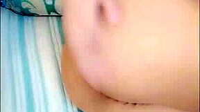 Look at this cute young Asian beauty masturbating.