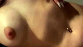 gostosa da bunda gigante can't hold back her wet masturbation urge in the gym bathroom