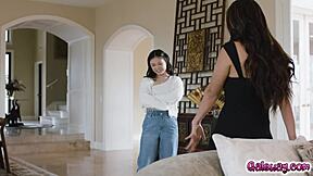 Jennie Rose And Lulu Chu Tribbing In Bed