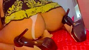 teen licks pussy public