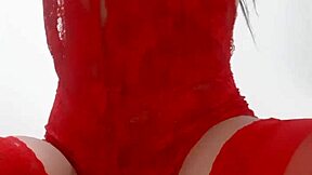 sramidia de lingerie brincando com a buceta