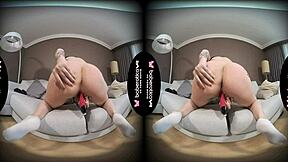 18-year-old Kira shows off her tattooed body and masturbates in VR