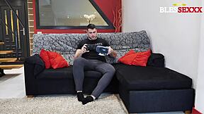 guy enjoys SEX with VR GLASSES on for intense pleasure