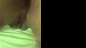 Deixei a porta aberta e fiquei de quatro maninho entrou e comeu meu cu e minha pepekinha com aquele cacete gostoso