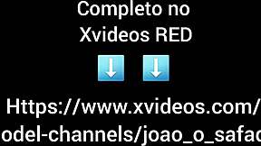 safada lifts her ass for the boy to stick his big dick in her