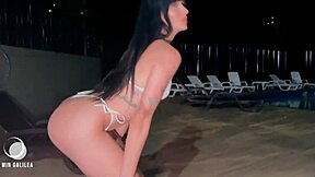 i meet a lesbian girl in colombia and she sucks my ass 5 minutes later. dripping wet and passionate muff diving follows.