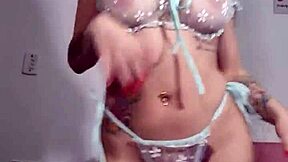 Barbie dances deep house seductively on cam