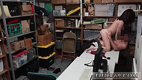 Polise dominate teen first tyme at werk