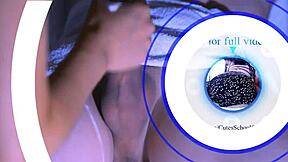 la hijastra sorprende a su jefe en el ascensor con un beso apasionado 😘 antes de llegar al piso deseado