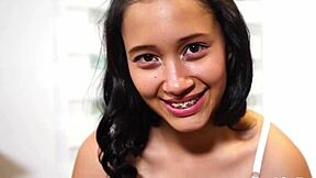 lia ponce solo fingering her pussy