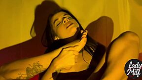 Voc� seria capaz de resistir a dan�a sensual desses p�s