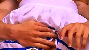 la novia toma control guiando a su pareja al dormitorio para pasion desenfrenada