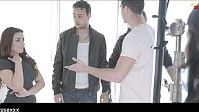 the next door neighbor annie reis gets facial