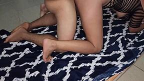 asi se pone mi hermanastra para que meta en su tight pussy 😏