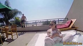 big booty babe sucking and riding that cock 😍