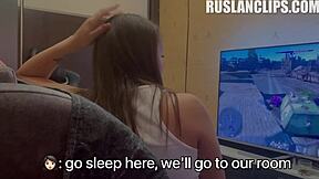 Stepsis Anna Angel blows stepbro and fucks friend. 😏👅