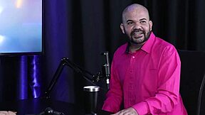 Paulo Avelar listens to masturbation in the city