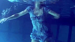 Big bouncy tits underwater in pool, damn I’m lovin’ it
