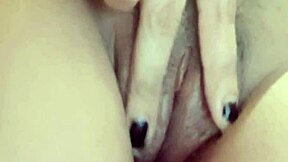 bisexual stepmom fingers her big ass and masturbates homemade! 😱