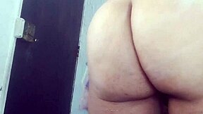 Real Hot Arab Wife In Niqab Shows Ass And Squirts On Webcam For Cash