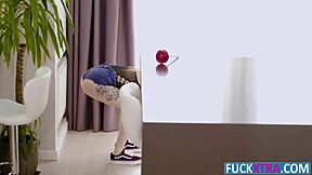 reislin petite 18+ showing off her skills