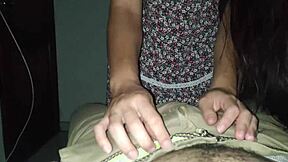 Hermana entra con vestido, seduce con trasero y co�o estrecho en pov hd.