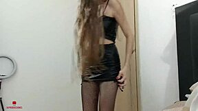 le pido a mi hermanastra de no ir a una fiesta follandola duro parte1