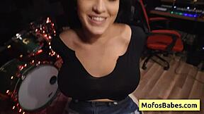 nia bleu's big boobs bounce as clit rubbed during hard banging