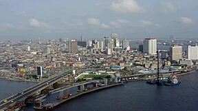 Two ebony teens licking pussy and tits with new toy 😍💋