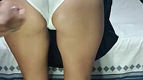 Hijastra colegiala de 18 años me entrega su culo para comprar ropa nueva