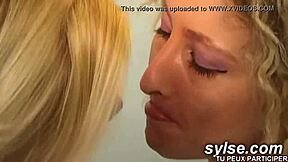 These lesbians use big dildos for anal play! Mommy and teen action with toys