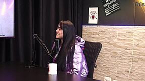 she kissed the famous guy after the photo shoot and complained about others' problems